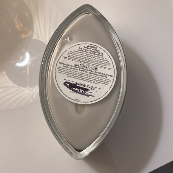 Wood Wick Large Trilogy candle. Scent Amethyst Sky No tops Slight imperfections. - Picture 3 of 3